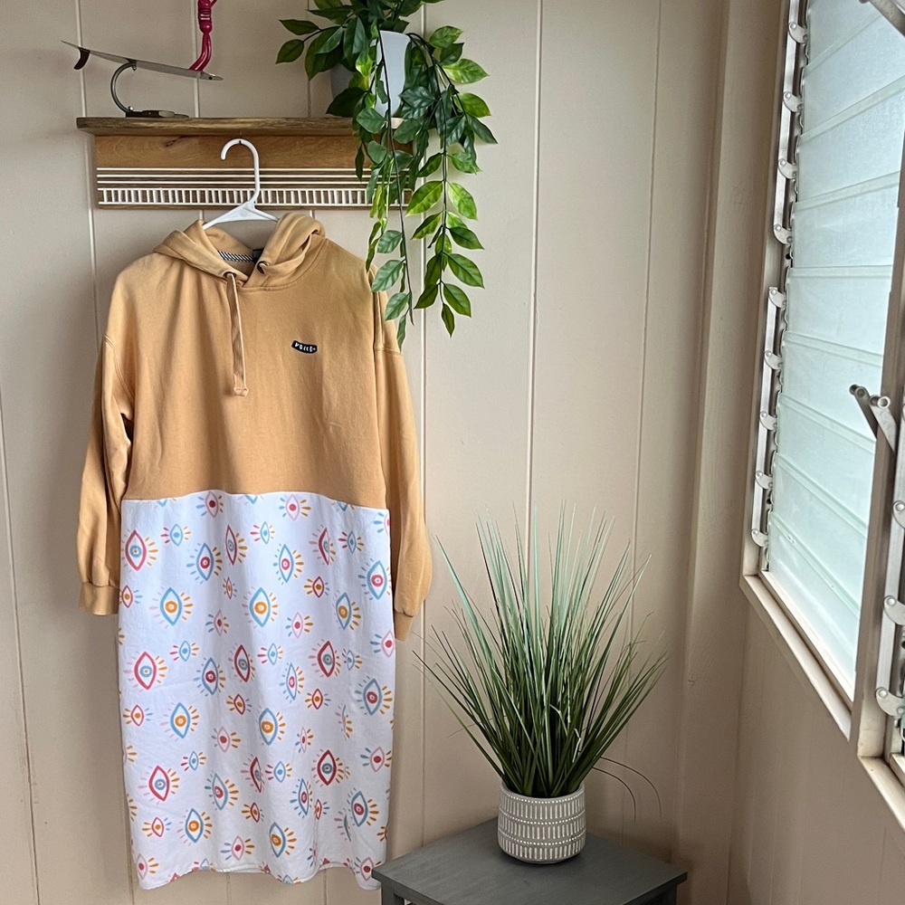 Surf Poncho - Picture 2 of 14